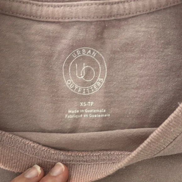 Urban Outfitters Cropped T-Shirt - Picture 2 of 2